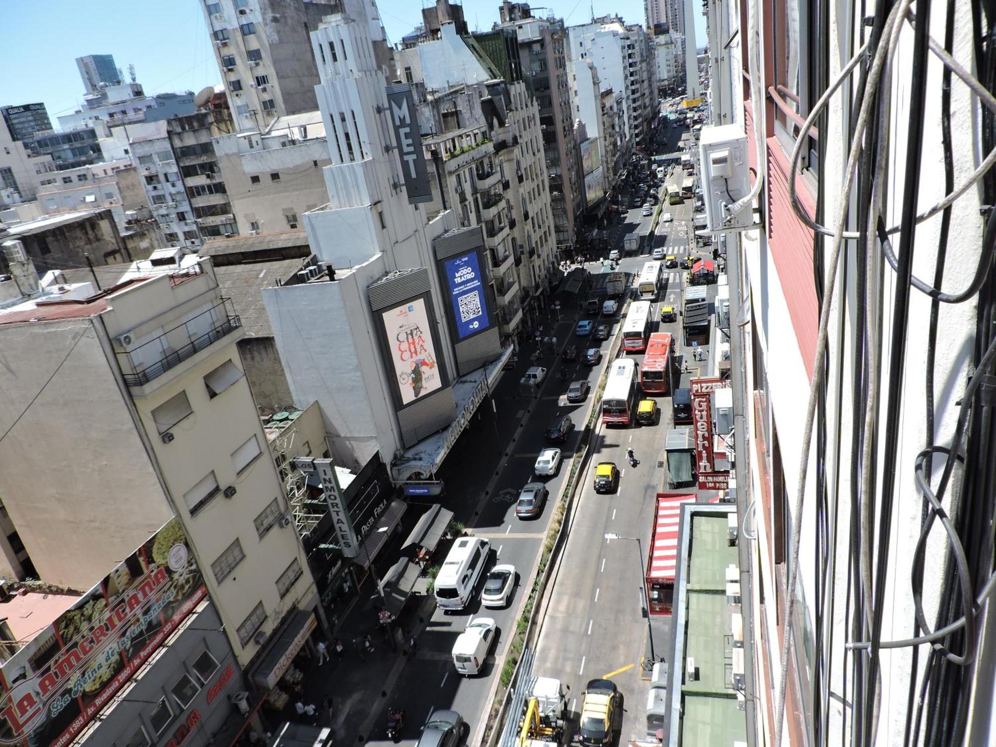 Апартаменты 4 Ventanales Sobre La Avenida Corrientes Буэнос-Айрес Экстерьер фото