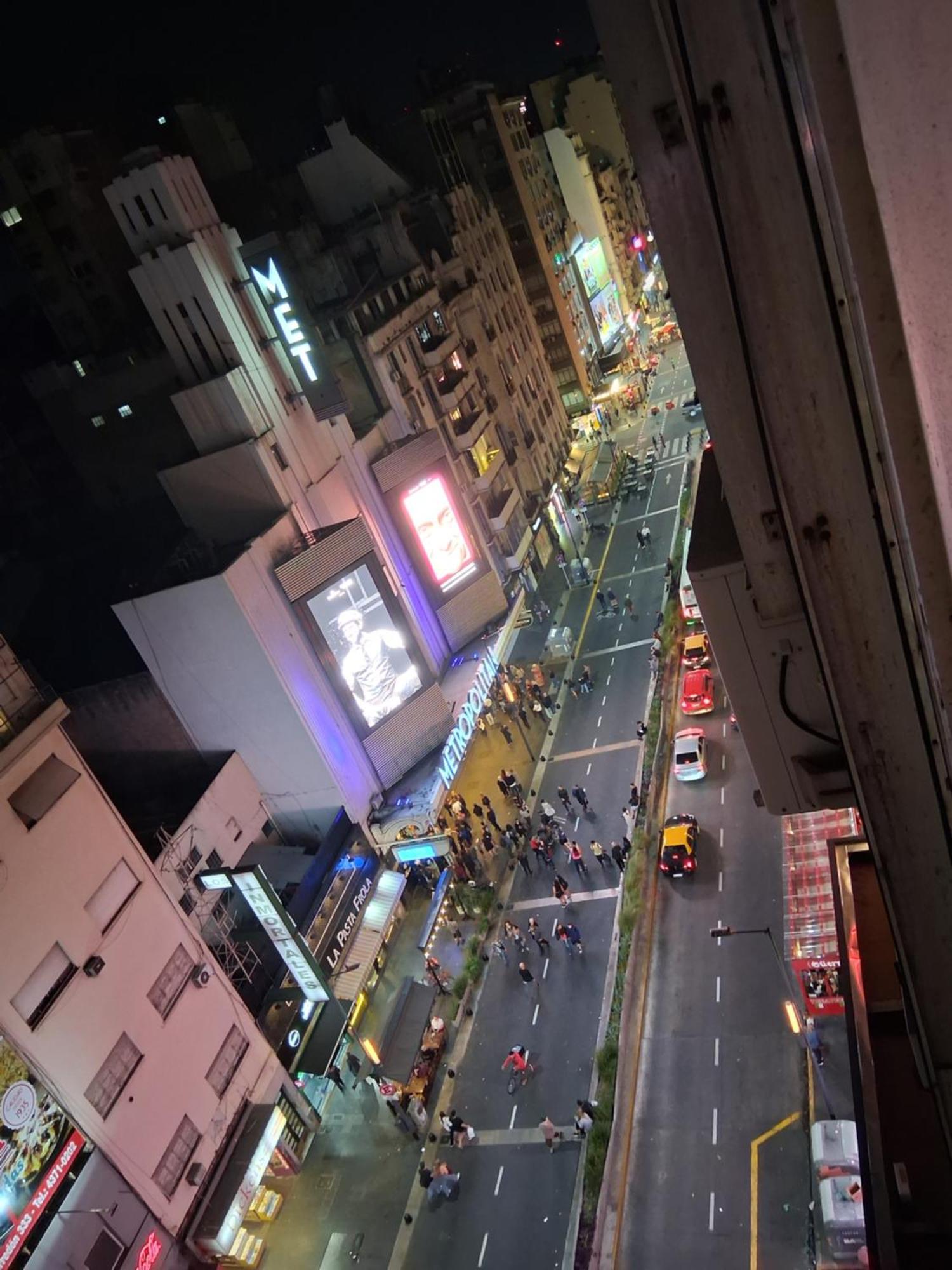 Апартаменты 4 Ventanales Sobre La Avenida Corrientes Буэнос-Айрес Экстерьер фото